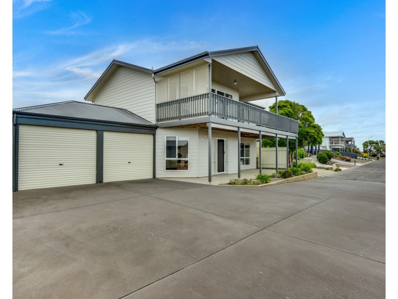 4 BARTON COURT, Encounter Bay SA 5211