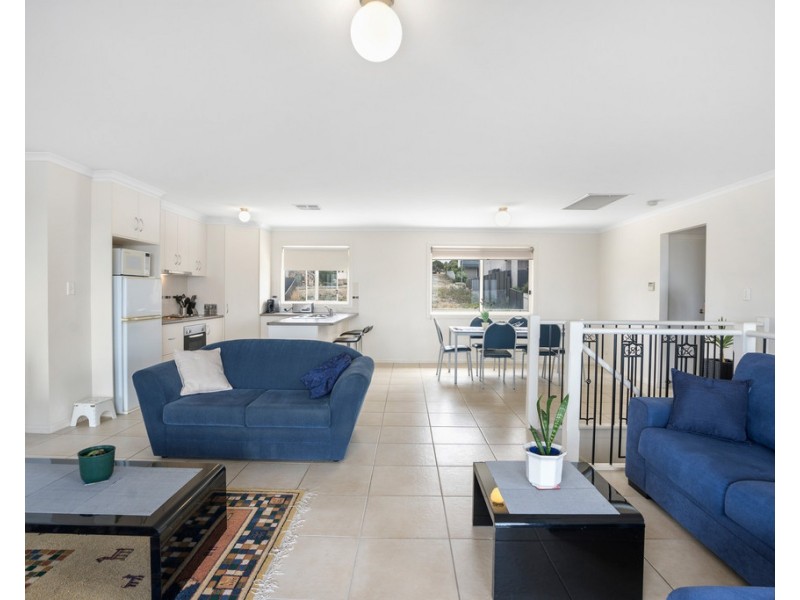 4 BARTON COURT, Encounter Bay SA 5211