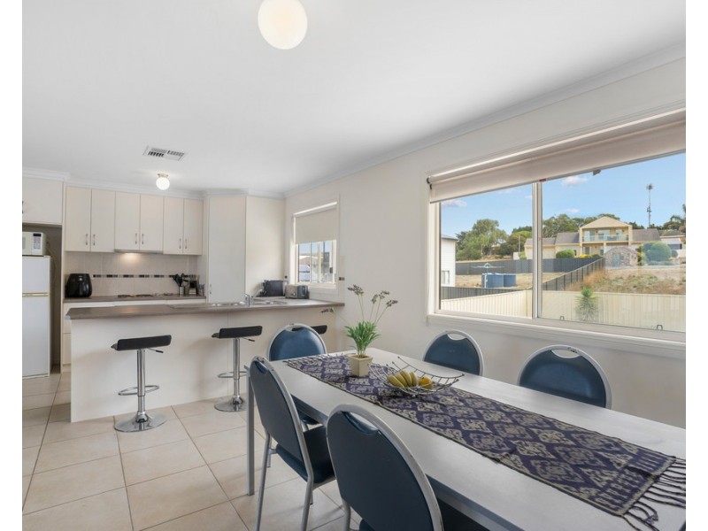 4 BARTON COURT, Encounter Bay SA 5211
