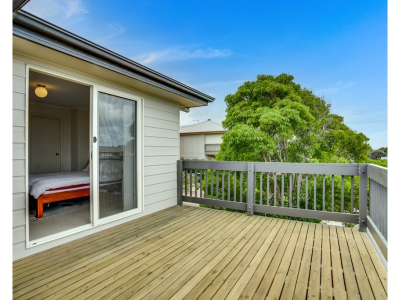 4 BARTON COURT, Encounter Bay SA 5211