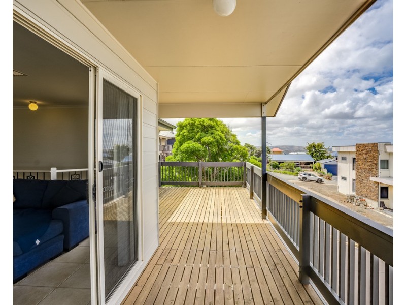 4 BARTON COURT, Encounter Bay SA 5211