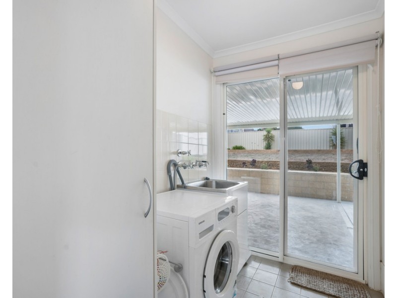 4 BARTON COURT, Encounter Bay SA 5211