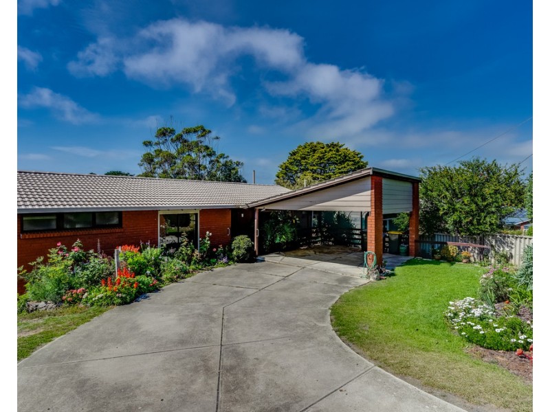 12 COORONG CRESCENT, Encounter Bay SA 5211