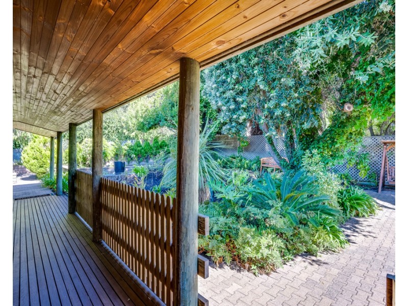 16 Gum Ave, Victor Harbor SA 5211