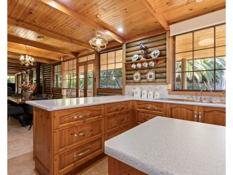 16 Gum Ave, Victor Harbor SA 5211