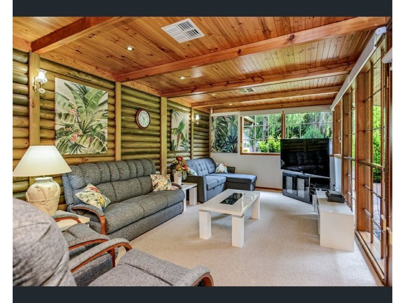 16 Gum Ave, Victor Harbor SA 5211