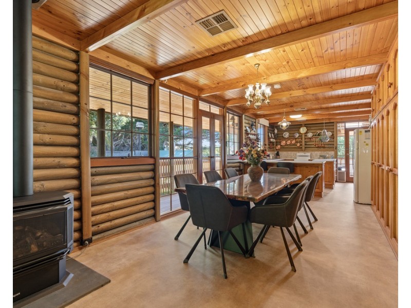 16 Gum Ave, Victor Harbor SA 5211