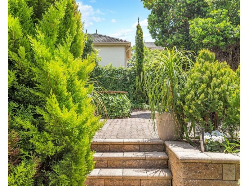 16 Gum Ave, Victor Harbor SA 5211