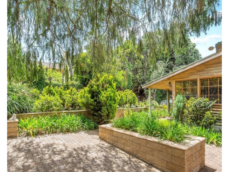 16 Gum Ave, Victor Harbor SA 5211