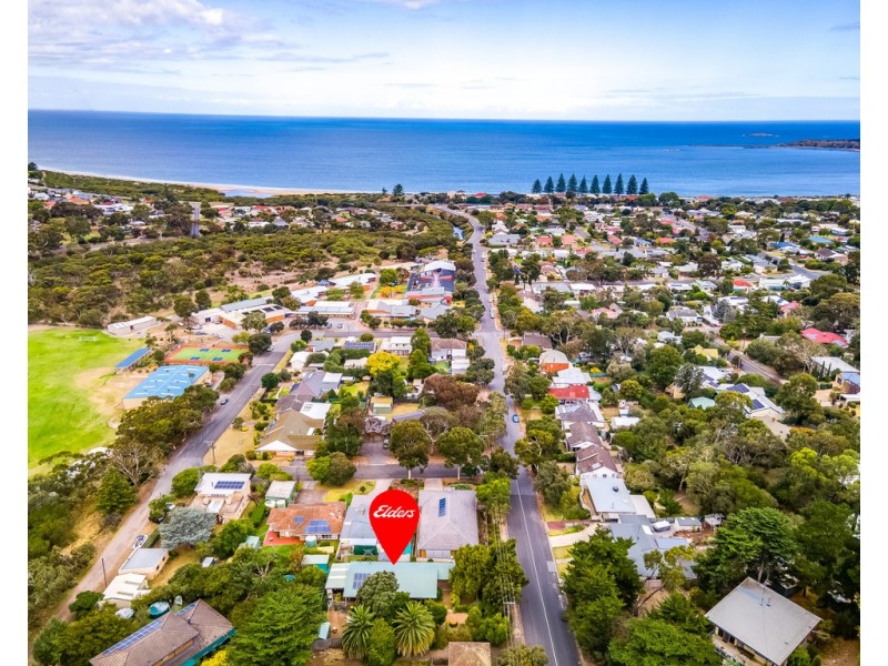 16 Gum Ave, Victor Harbor SA 5211