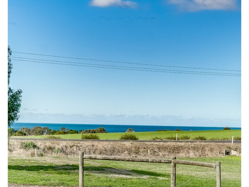 13 Vanali Dr, Port Elliot SA 5212