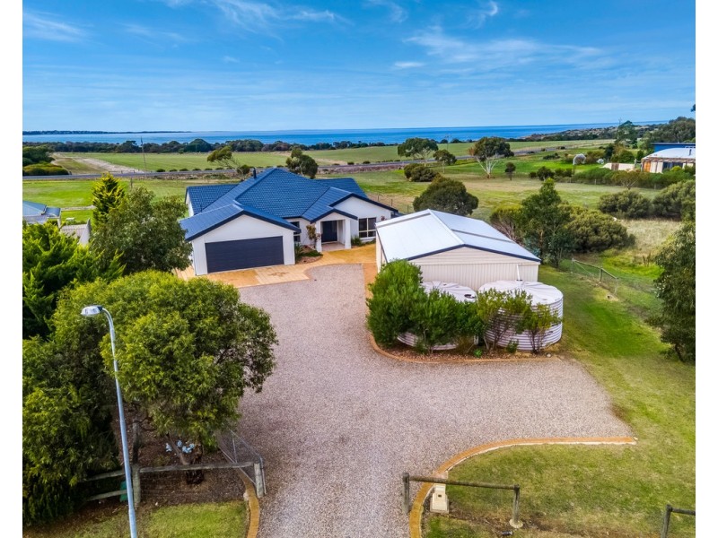 13 Vanali Dr, Port Elliot SA 5212