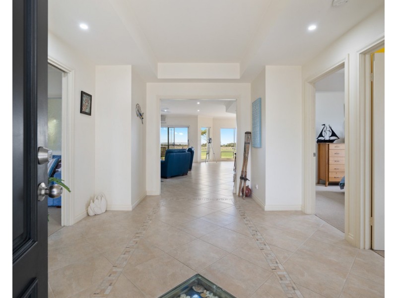 13 Vanali Dr, Port Elliot SA 5212