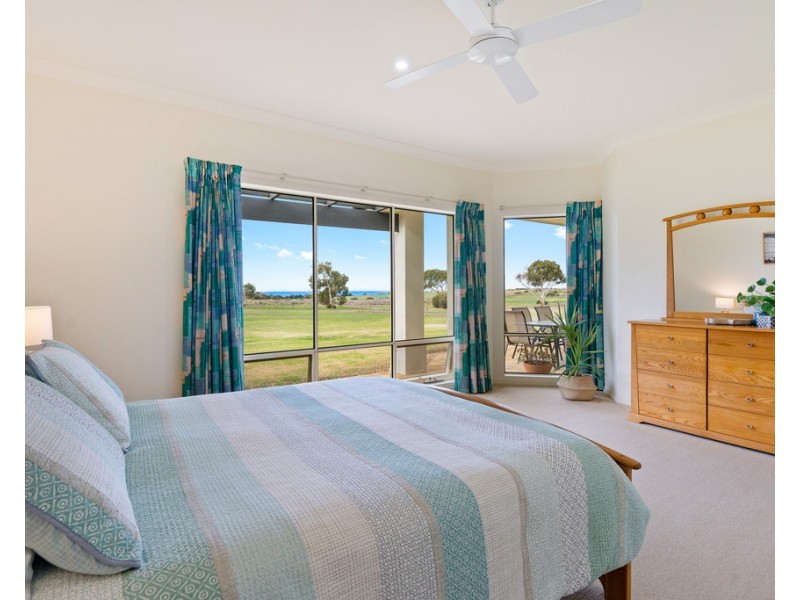 13 Vanali Dr, Port Elliot SA 5212