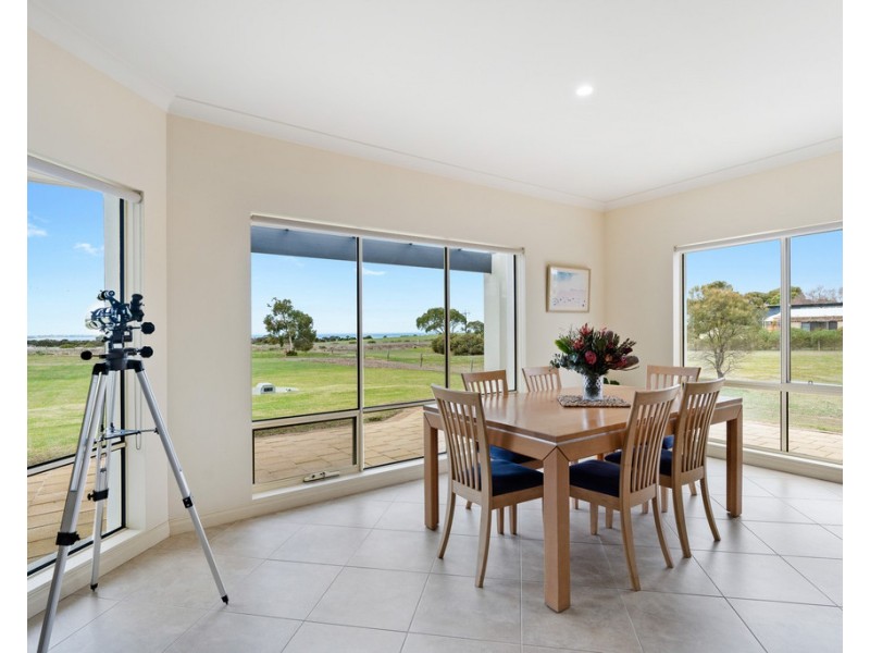 13 Vanali Dr, Port Elliot SA 5212