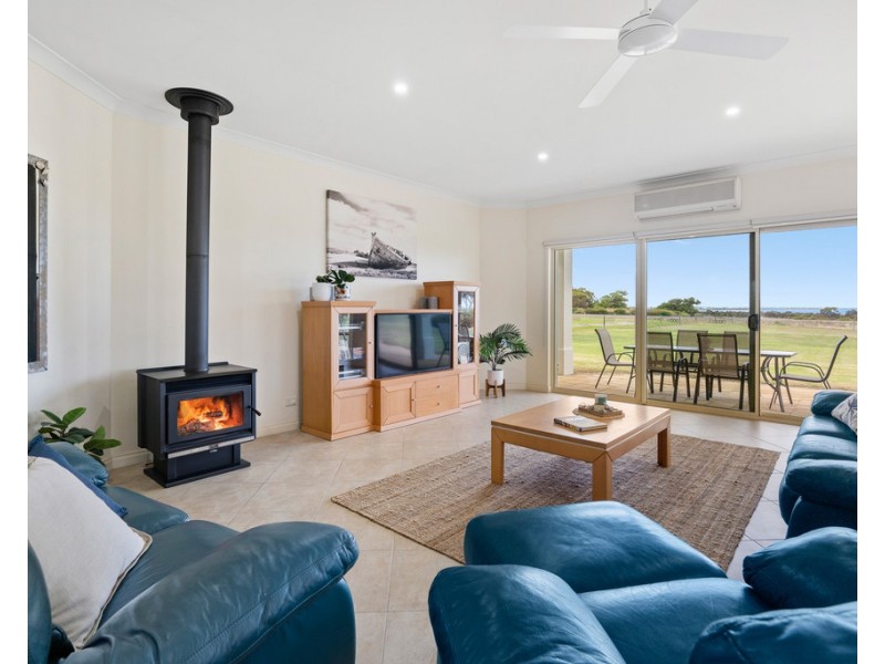13 Vanali Dr, Port Elliot SA 5212