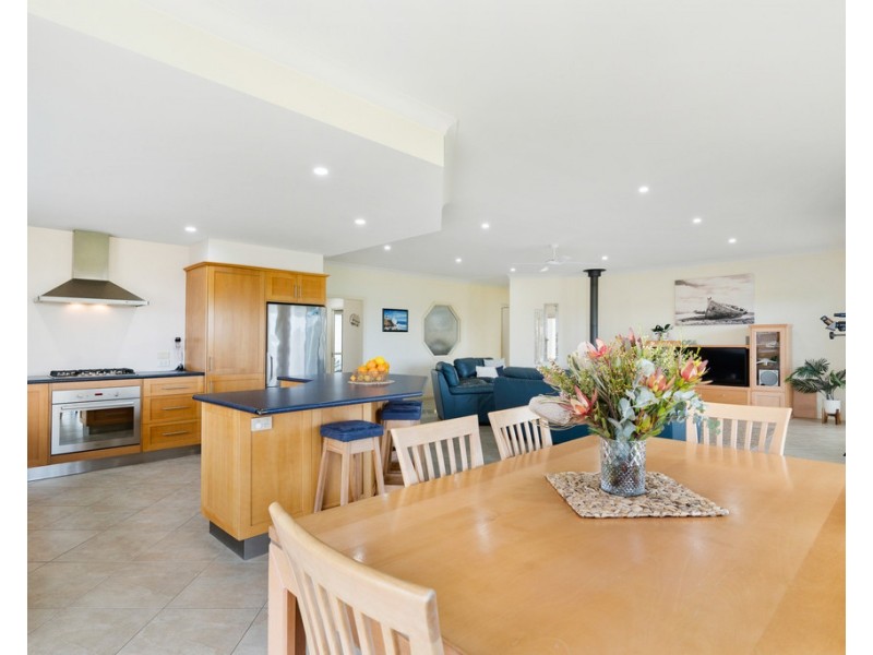 13 Vanali Dr, Port Elliot SA 5212