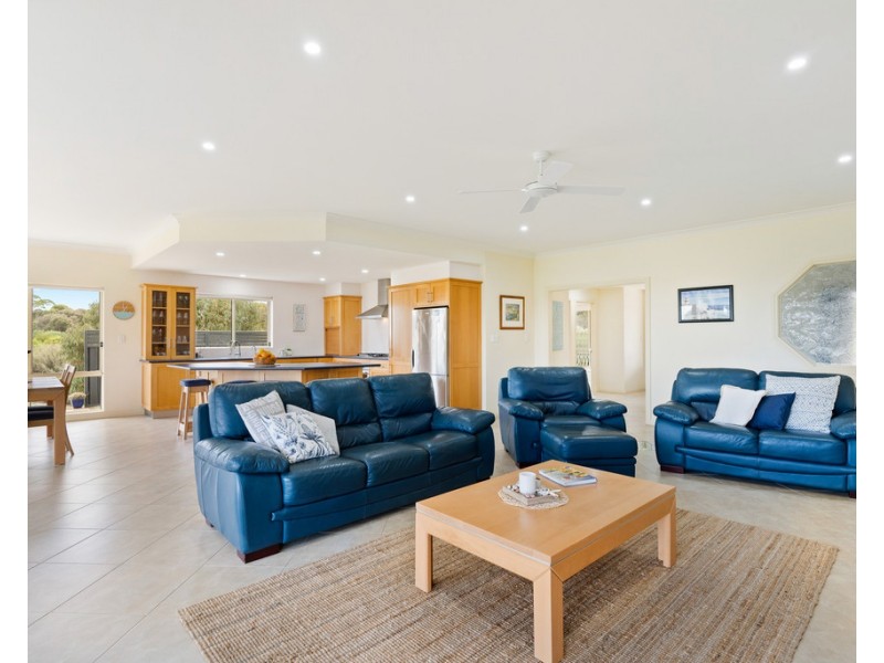 13 Vanali Dr, Port Elliot SA 5212