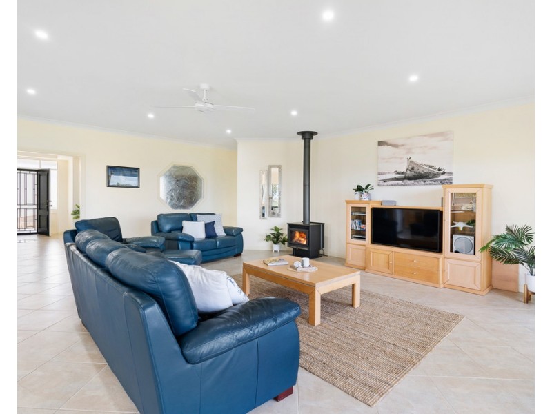 13 Vanali Dr, Port Elliot SA 5212