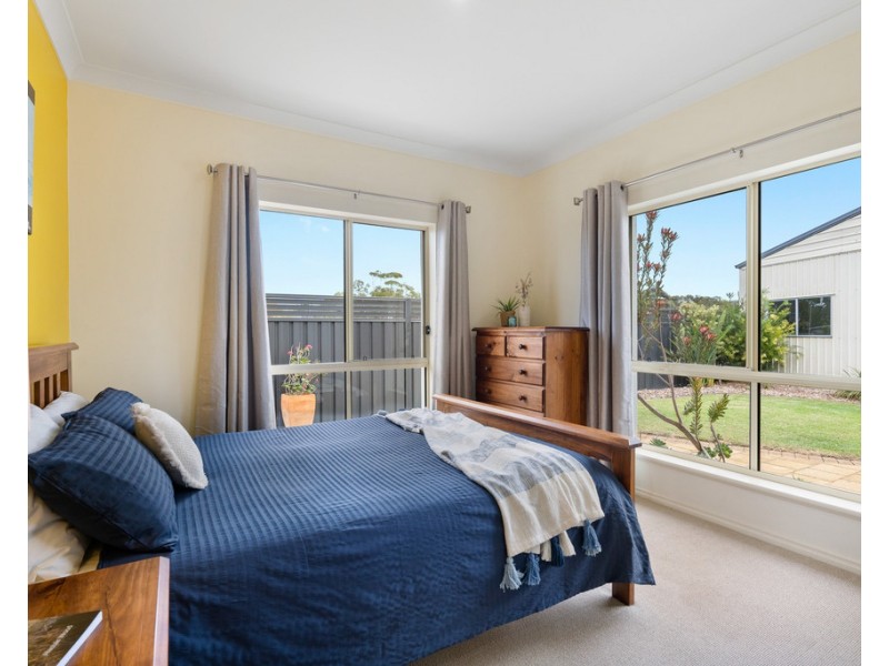 13 Vanali Dr, Port Elliot SA 5212