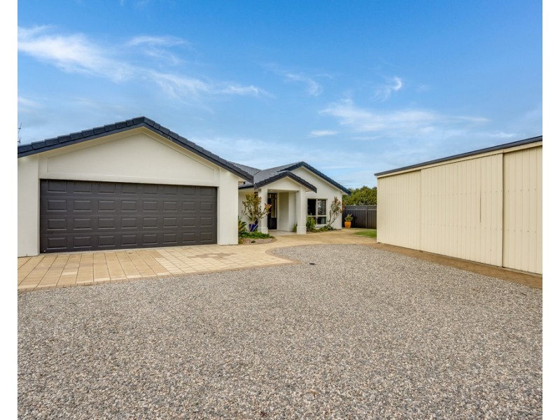 13 Vanali Dr, Port Elliot SA 5212