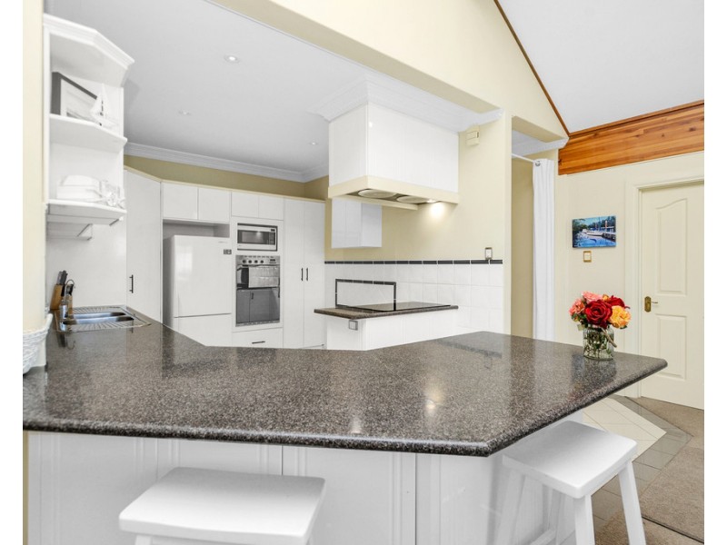 13 LAKESIDE CIRCUIT, Encounter Bay SA 5211