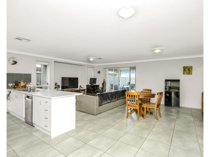 37 WHITE CLOSE, Encounter Bay SA 5211