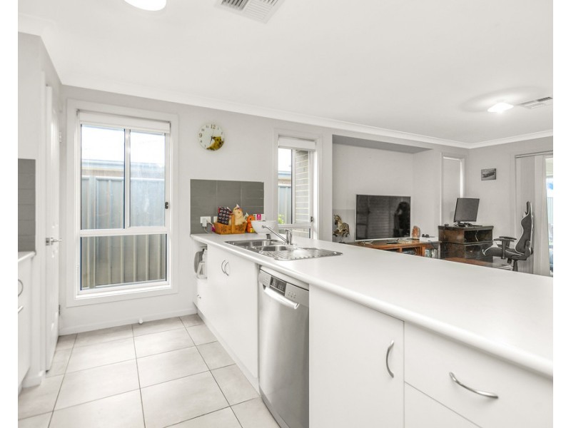 37 WHITE CLOSE, Encounter Bay SA 5211