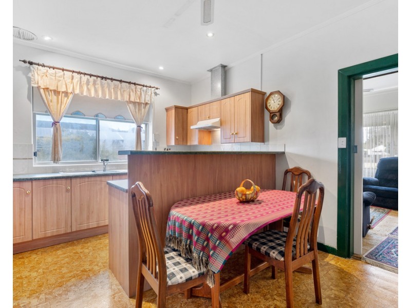 6 BOND AVENUE, Victor Harbor SA 5211