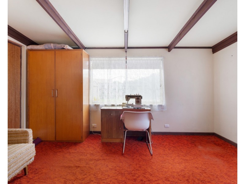 6 BOND AVENUE, Victor Harbor SA 5211