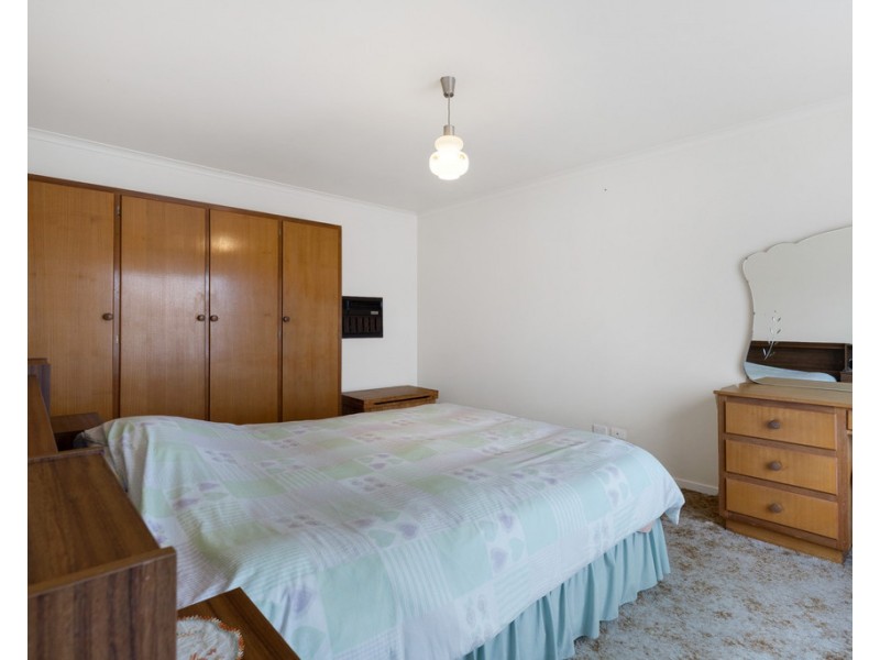 6 BOND AVENUE, Victor Harbor SA 5211