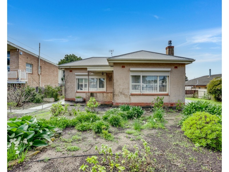 6 BOND AVENUE, Victor Harbor SA 5211