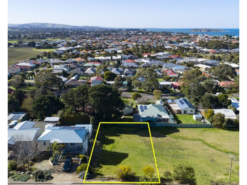 22 LAURIE AVENUE, Encounter Bay SA 5211