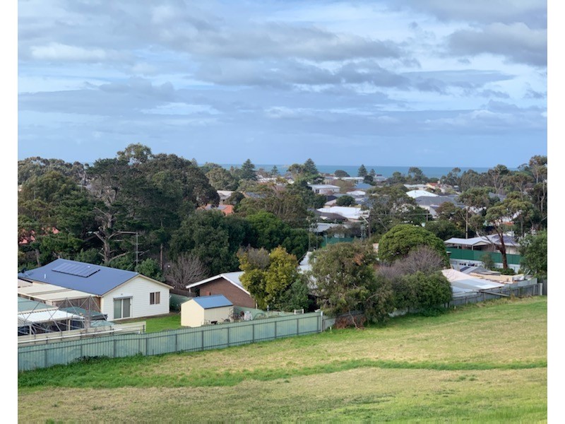22 LAURIE AVENUE, Encounter Bay SA 5211