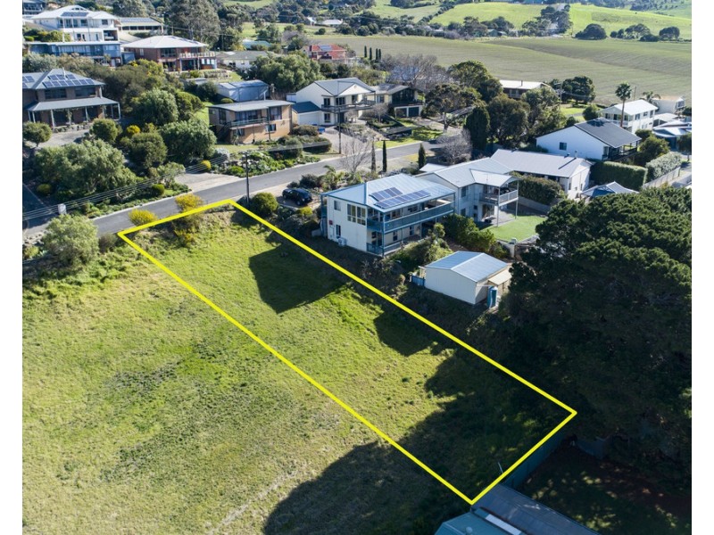 22 LAURIE AVENUE, Encounter Bay SA 5211