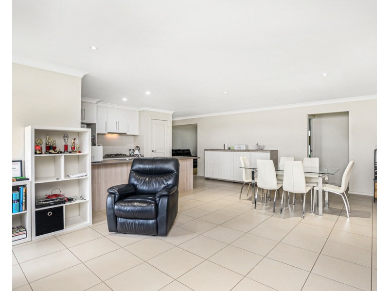 11 SHIELDS CRESCENT, Encounter Bay SA 5211