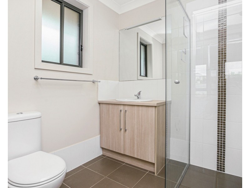 11 SHIELDS CRESCENT, Encounter Bay SA 5211
