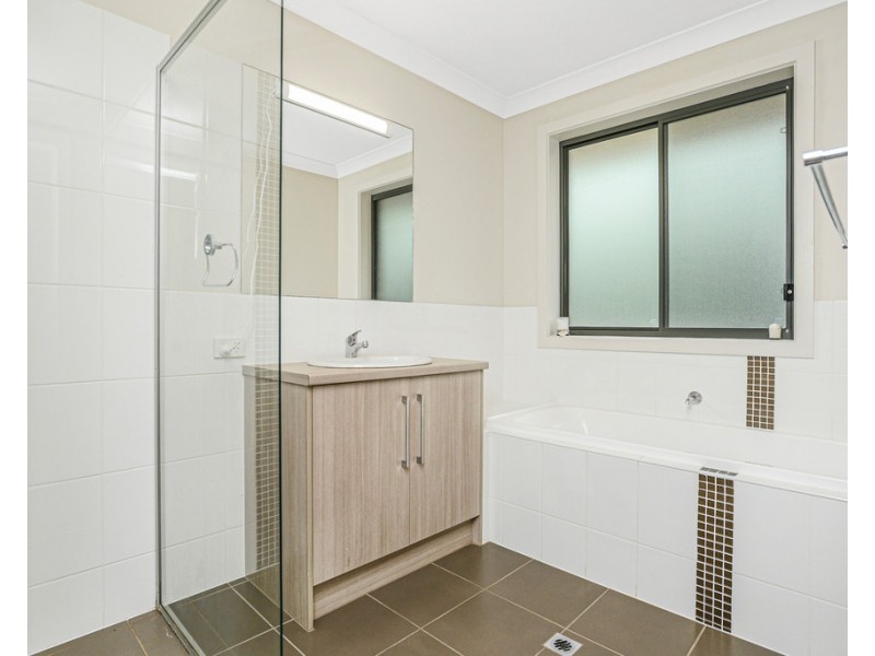11 SHIELDS CRESCENT, Encounter Bay SA 5211