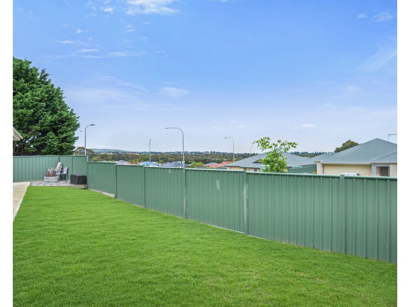11 SHIELDS CRESCENT, Encounter Bay SA 5211