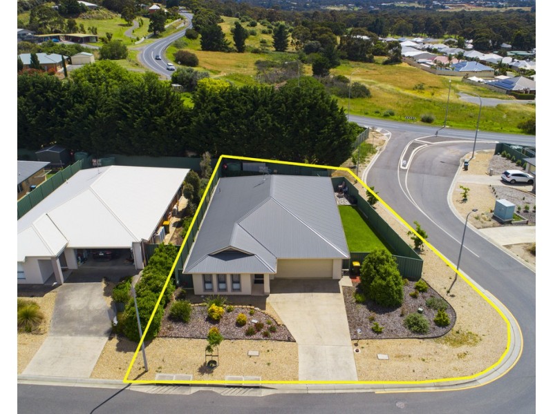 11 SHIELDS CRESCENT, Encounter Bay SA 5211