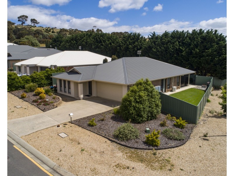 11 SHIELDS CRESCENT, Encounter Bay SA 5211