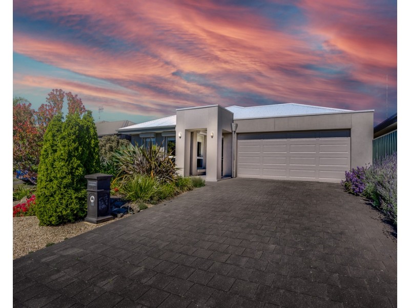 10 MANNING AVENUE, Encounter Bay SA 5211