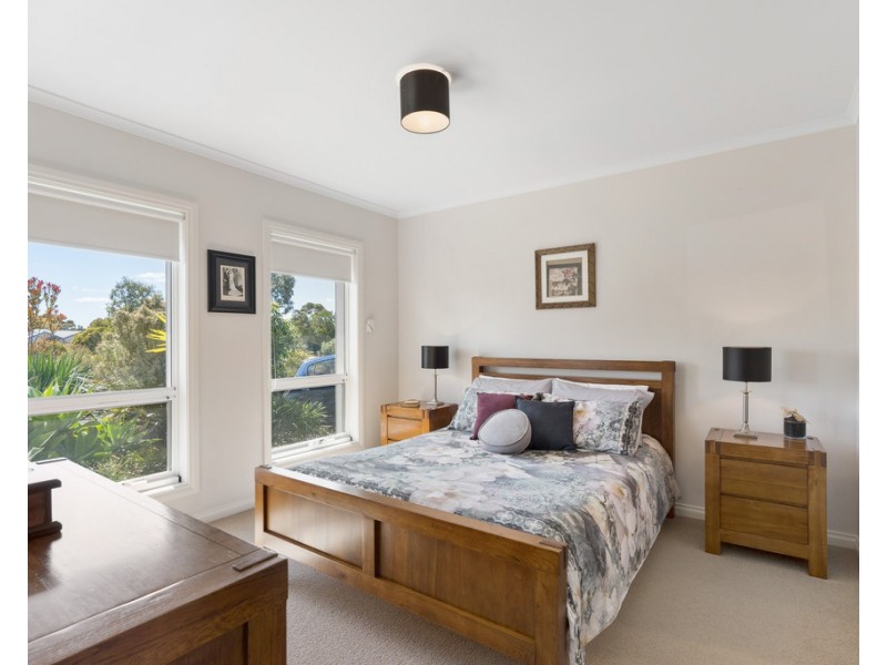 10 MANNING AVENUE, Encounter Bay SA 5211