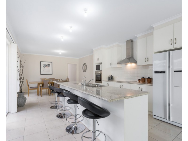 10 MANNING AVENUE, Encounter Bay SA 5211