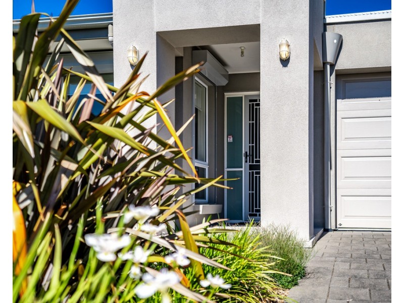 10 MANNING AVENUE, Encounter Bay SA 5211