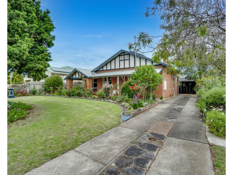 9 BOND AVENUE, Victor Harbor SA 5211