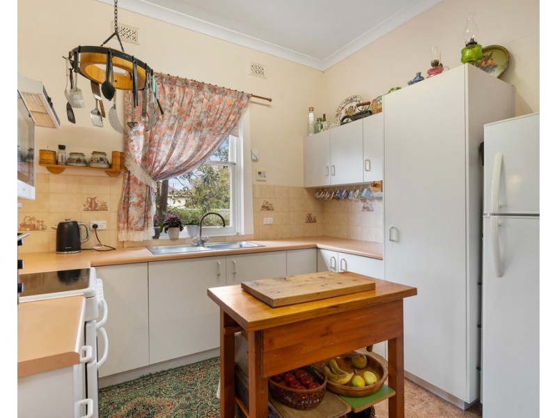 9 BOND AVENUE, Victor Harbor SA 5211