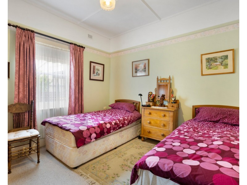 9 BOND AVENUE, Victor Harbor SA 5211