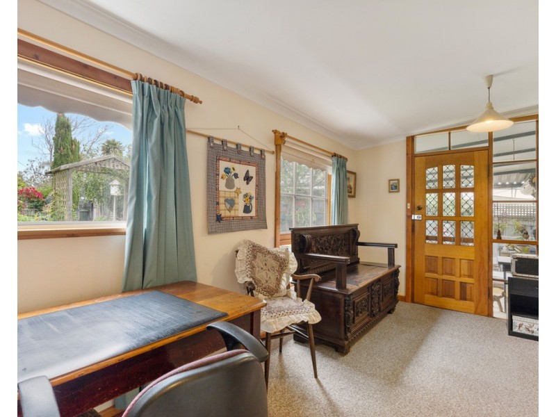 9 BOND AVENUE, Victor Harbor SA 5211