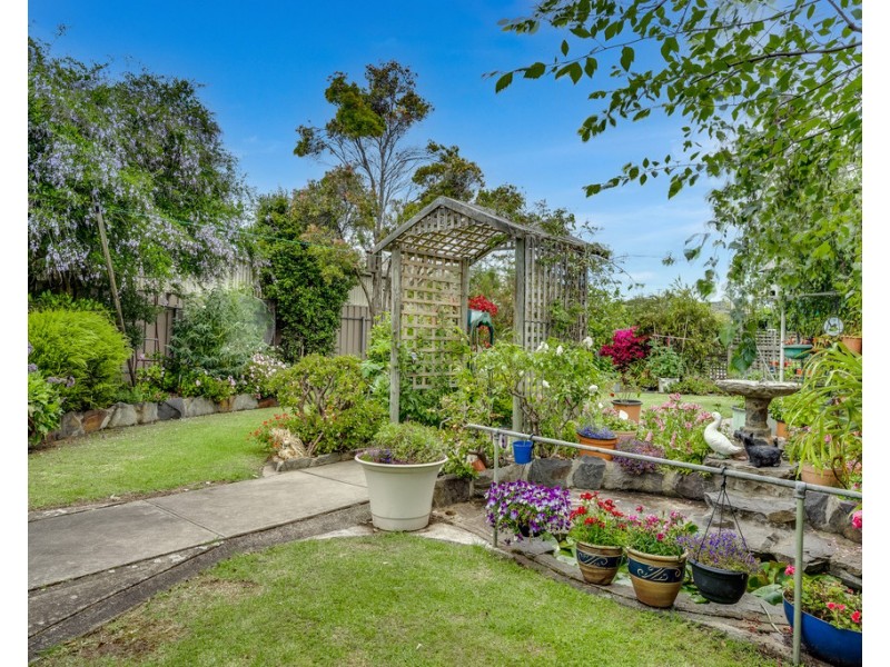 9 BOND AVENUE, Victor Harbor SA 5211